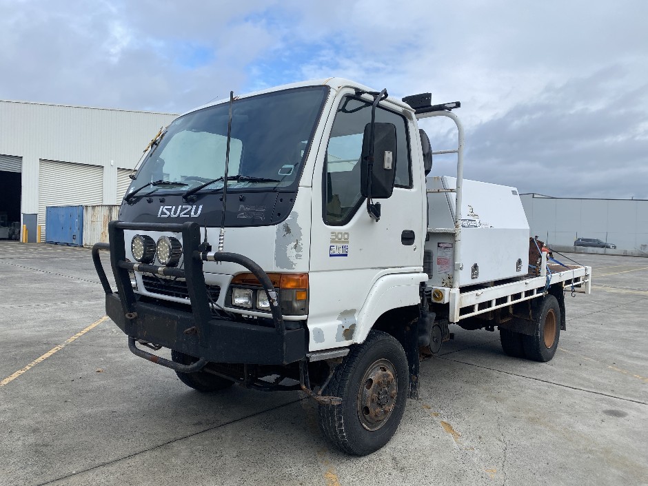 <p>Isuzu NPS 300 Sitec 115 4WD   4x4 Tray Truck</p>
