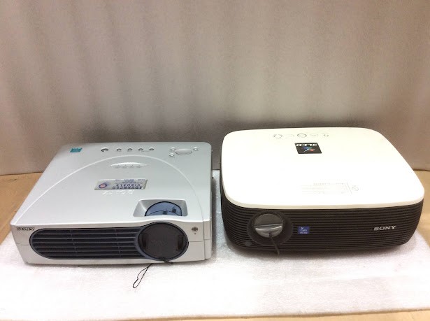 Sony VPL-EX3&VPL-CS10 LCD Data Projector (Lot of 2)