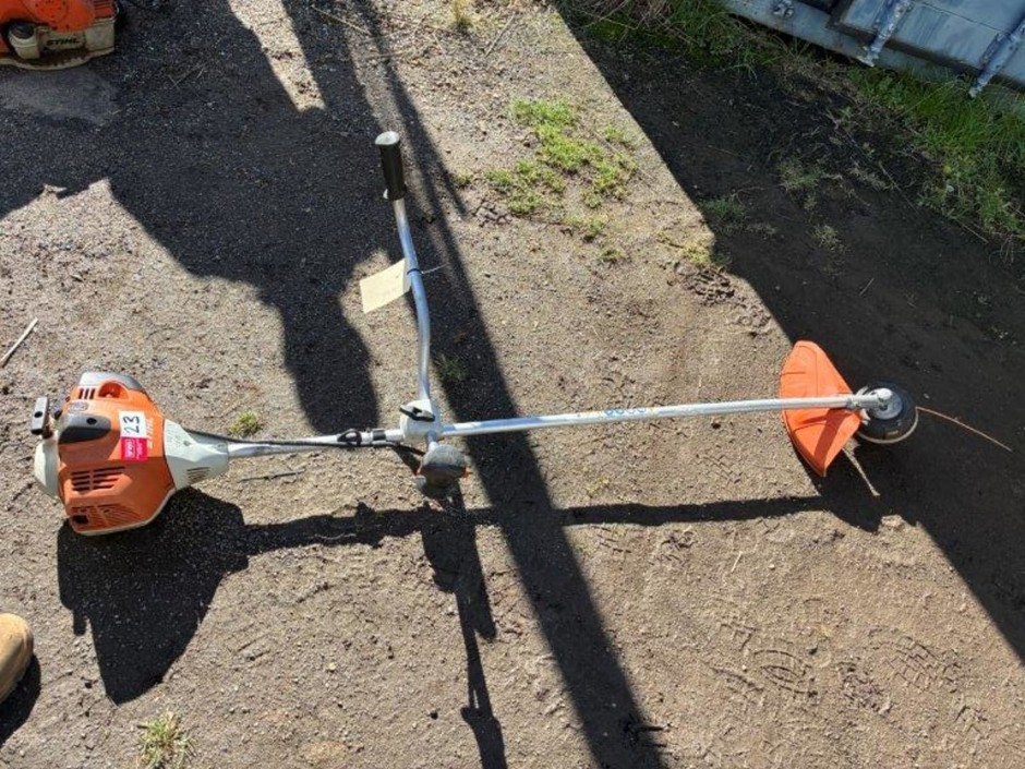 <p>Stihl FS 240 Petrol Brush Cutter</p>