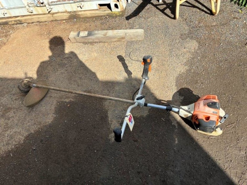 <p>Stihl FS 240 Petrol Brush Cutter</p>