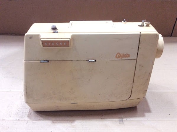 Singer Vintage Sewing Machine