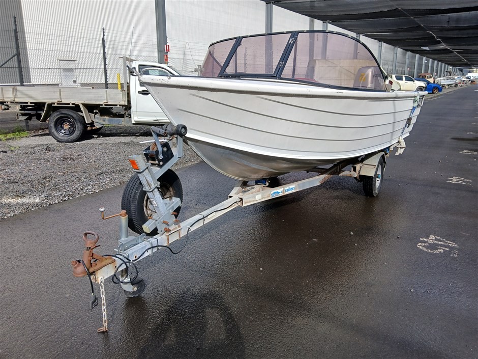 Stessl 4.3 HD Runabout Power Boat
