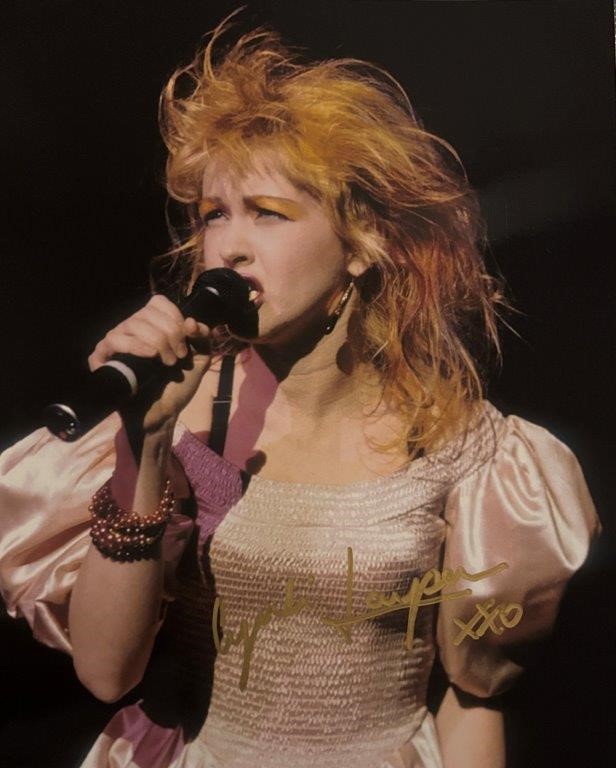 CYNDI LAUPER SIGNED CONCERT PHOTO