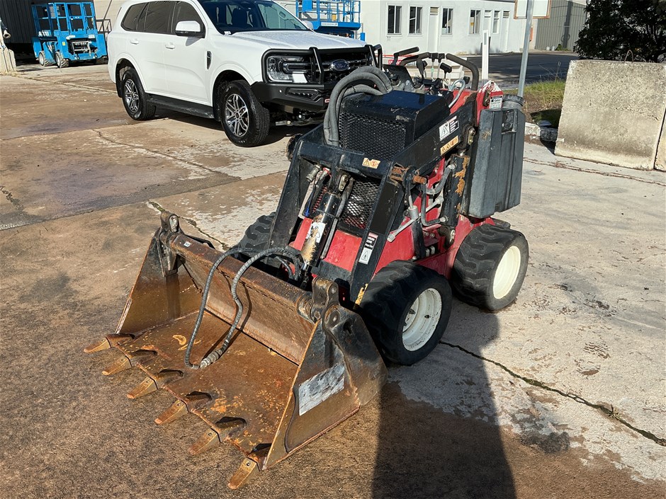 <p>Toro Mini Loader</p>