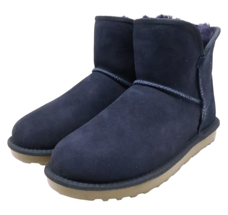 SIGNATURE Women's Shearling Boots, Size US 7, Navy.