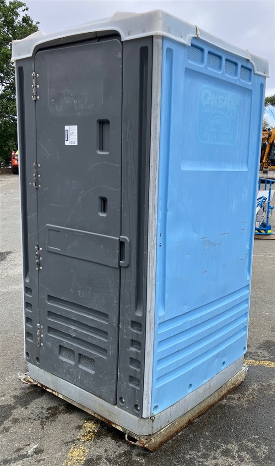 Portable Toilet - Fresh Water Flush - Burleigh Heads