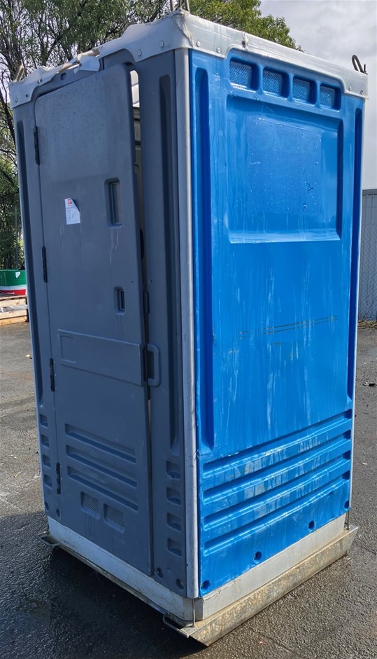 Portable Toilet - Fresh Water Flush - Burleigh Heads