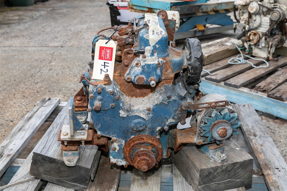 <B>JGM Twin Cylinder Marine Motor & Gear Box</B>