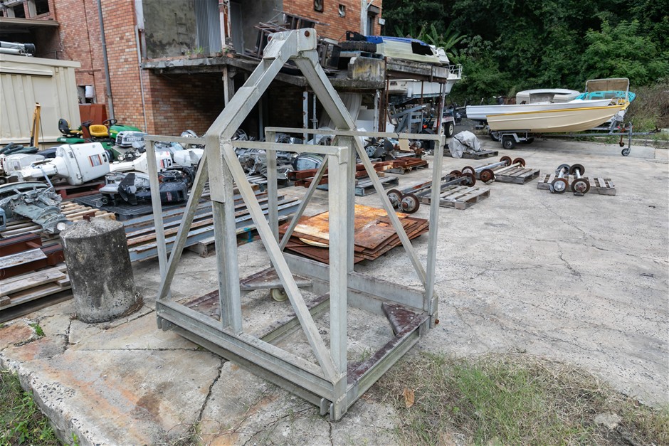 <B>Mobile Alloy Lifting Stillage</B>