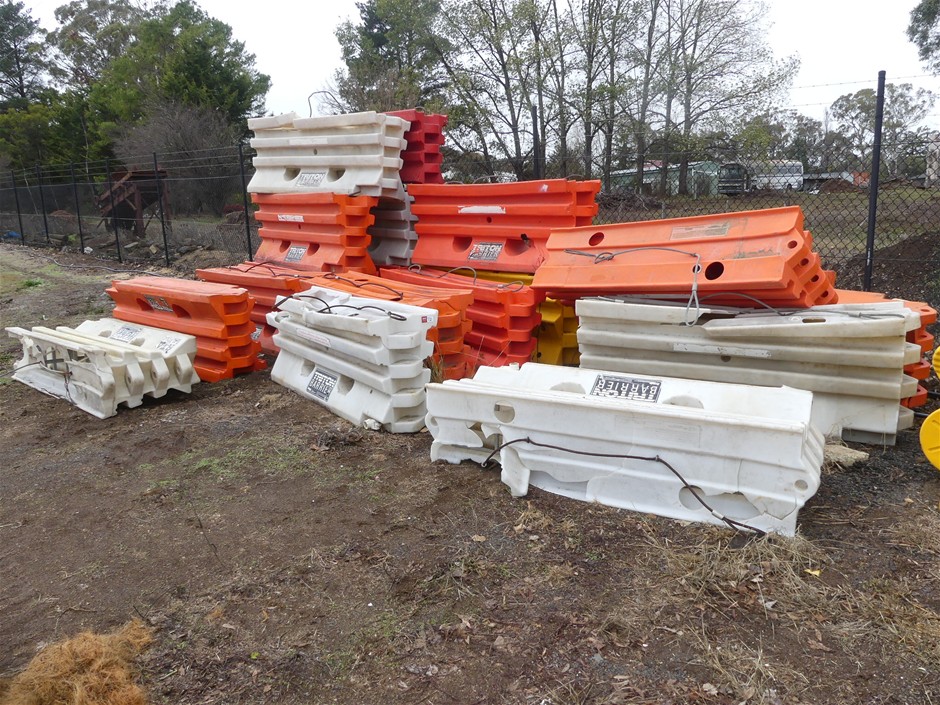 <B>Water Filled Safety Barriers (Qty Approx 18)</B>
