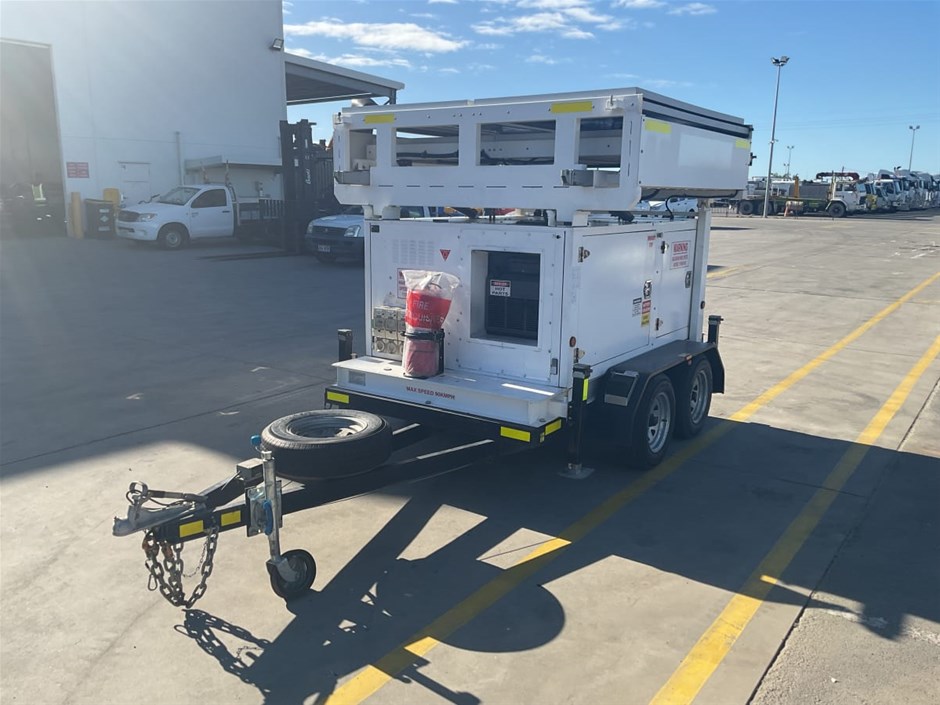 2019 3 KW DC24V Hybrid Solar Trailer Tandem Box Trailer