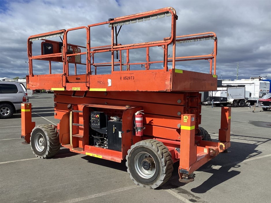 <p> JLG 4394RT Scissor Lift</p>