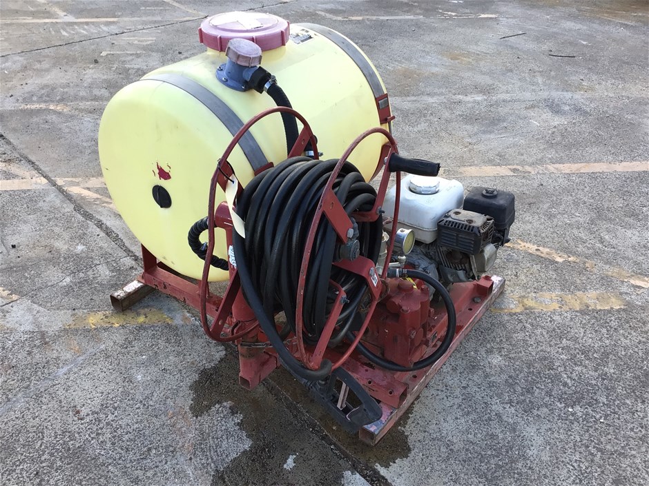 <p>Spray Tank 200 Litre</p>