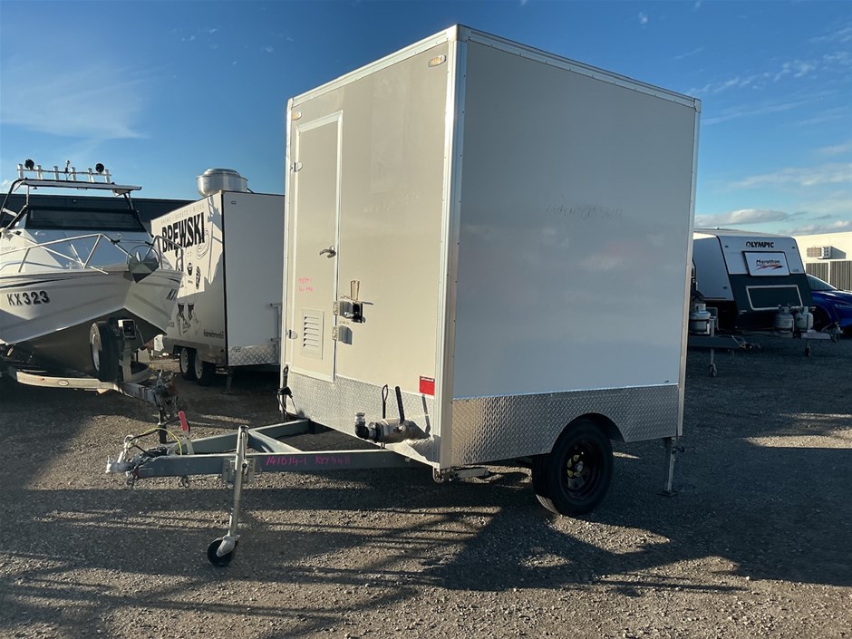 <p>Portable Toilet Shower Unit </p>
