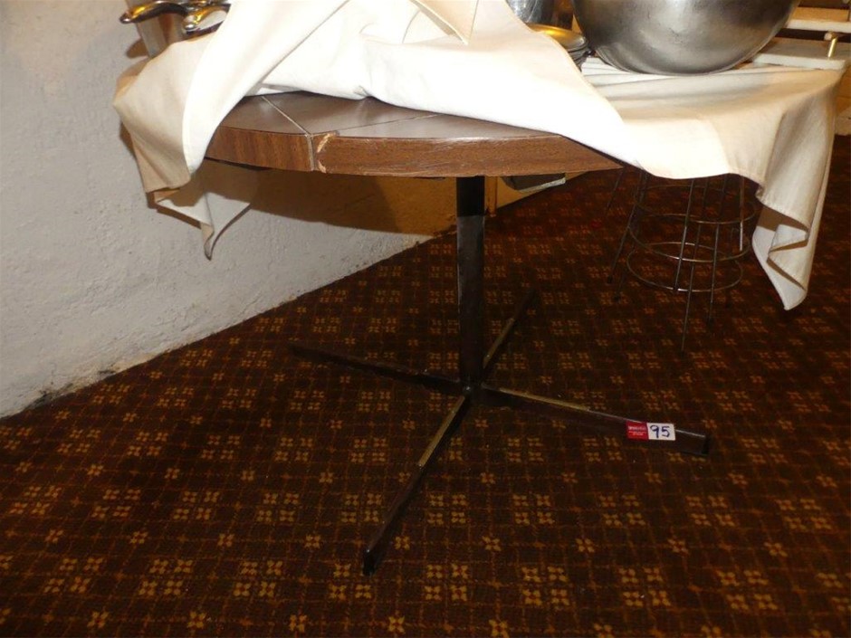 <B>Café Table (Round)</B>