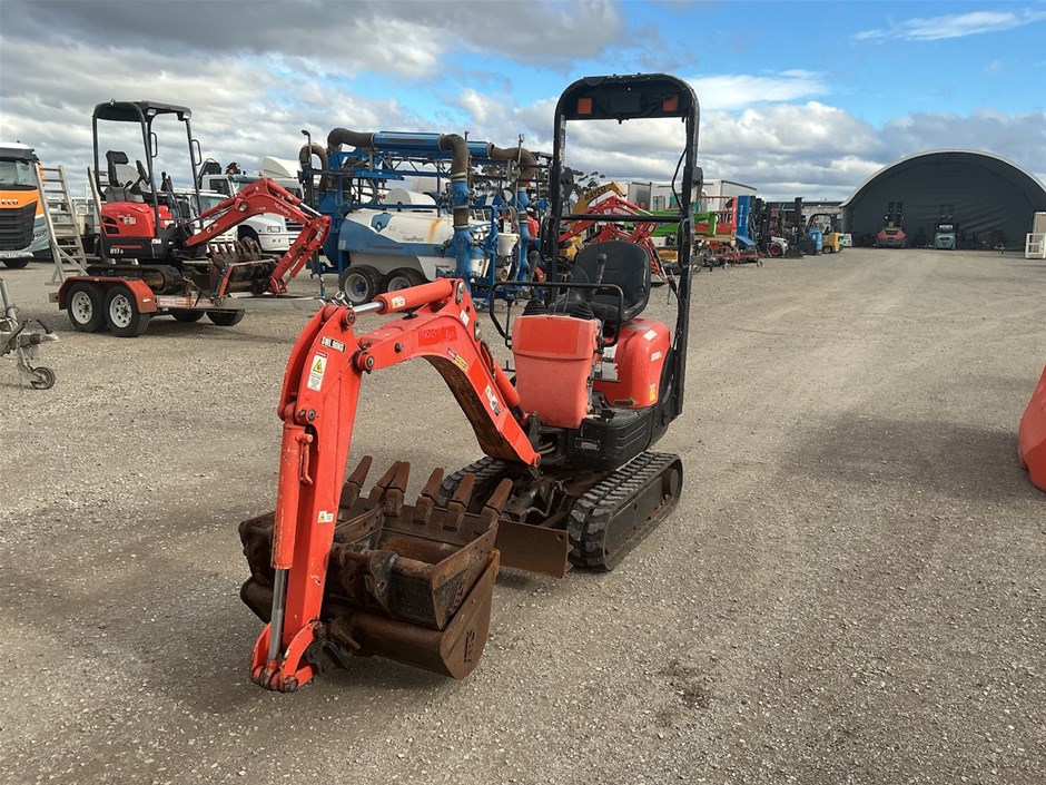 <p>Kubota  K008-3 Mini Excavator</p>