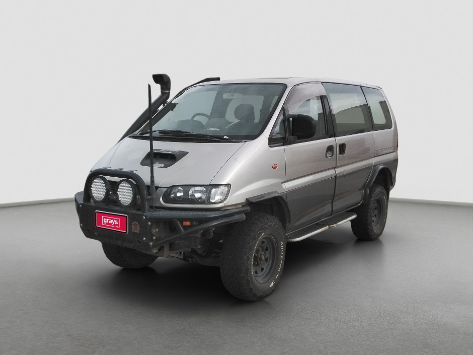 IMPORT 1997 Mitsubishi Delica Space Gear Diesel
