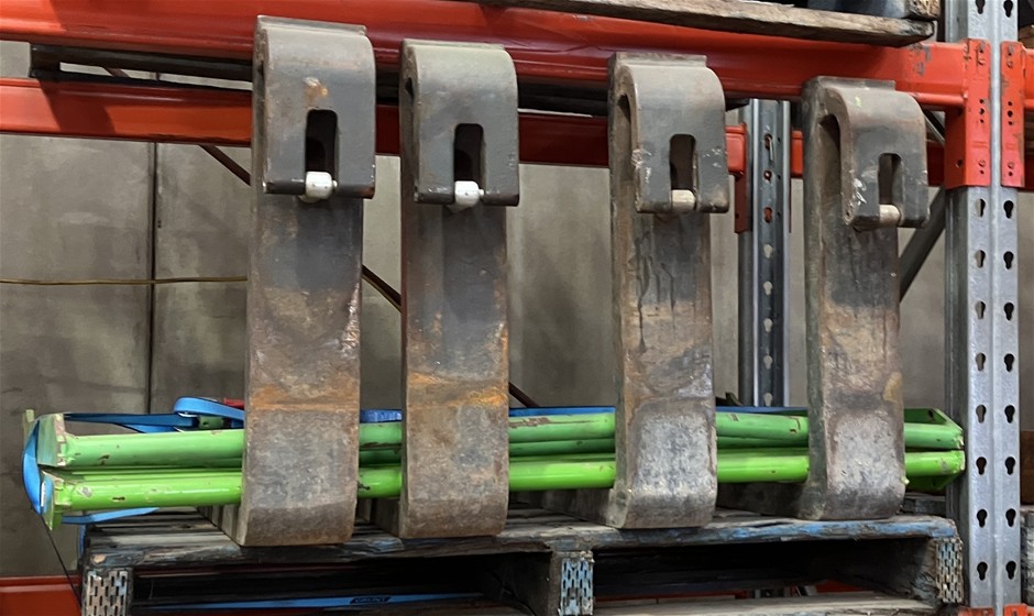 Merlo  2x Sets ot Telehandler Tynes & Load Guards - Milperra
