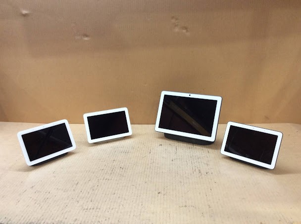 Google Mixed Model Smart Display (Lot of 4)