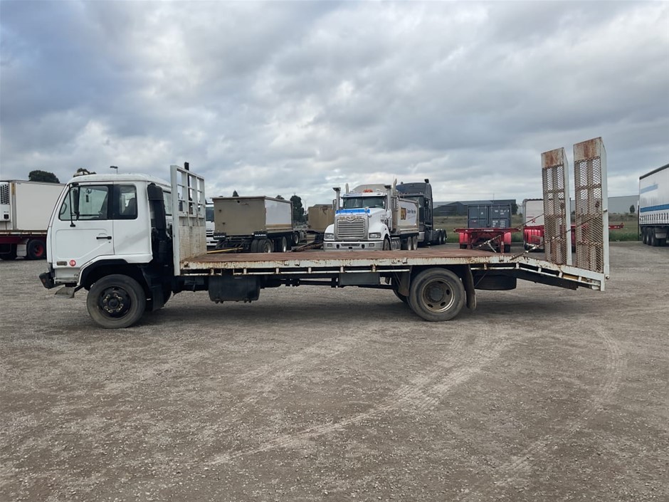 1998 U.D. PKB210 4 x 2 Beavertail Truck