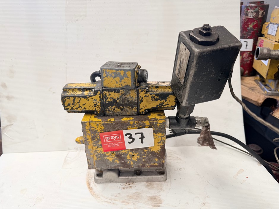 Enerpac VS-4-AA5C Solenoid Hydraulic Valves