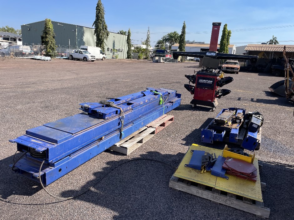 Hunter Wheel Alignment Machine and VSG 4 post Hoist
