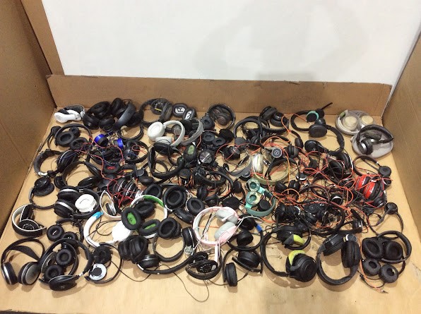 Mix Brand and Model Wired/Wireless Headphones
