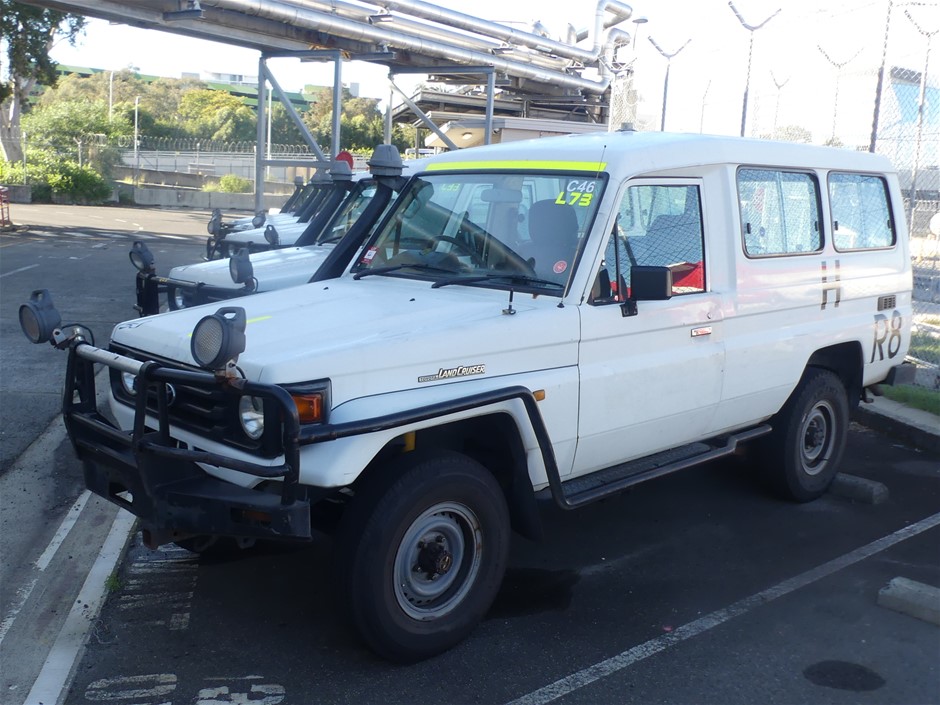 2005 Toyota Landcruiser Troop Carrier 4WD Manual - 5 Speed Troop Carrier