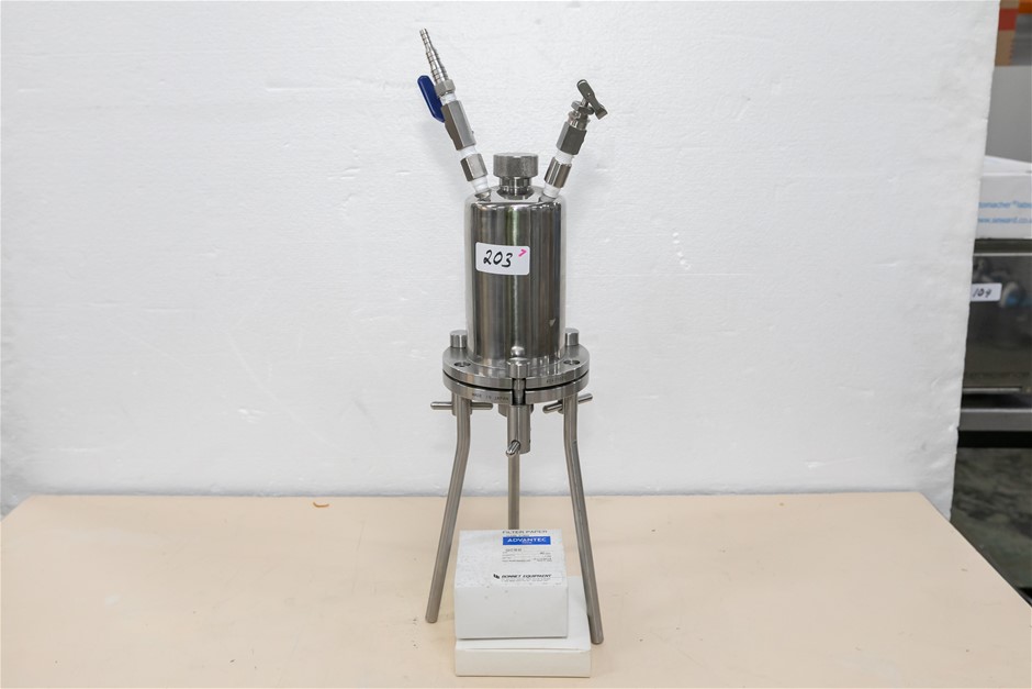 Pressure Dispensing Filtration Assembly