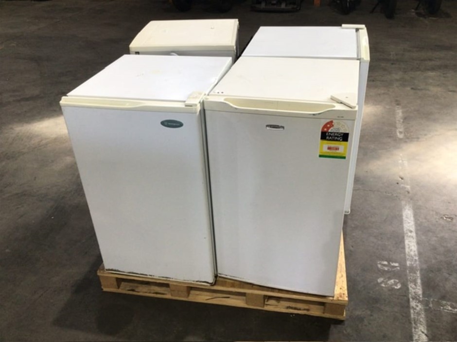 Assorted Bar Fridges x 3 & 1 Freezer