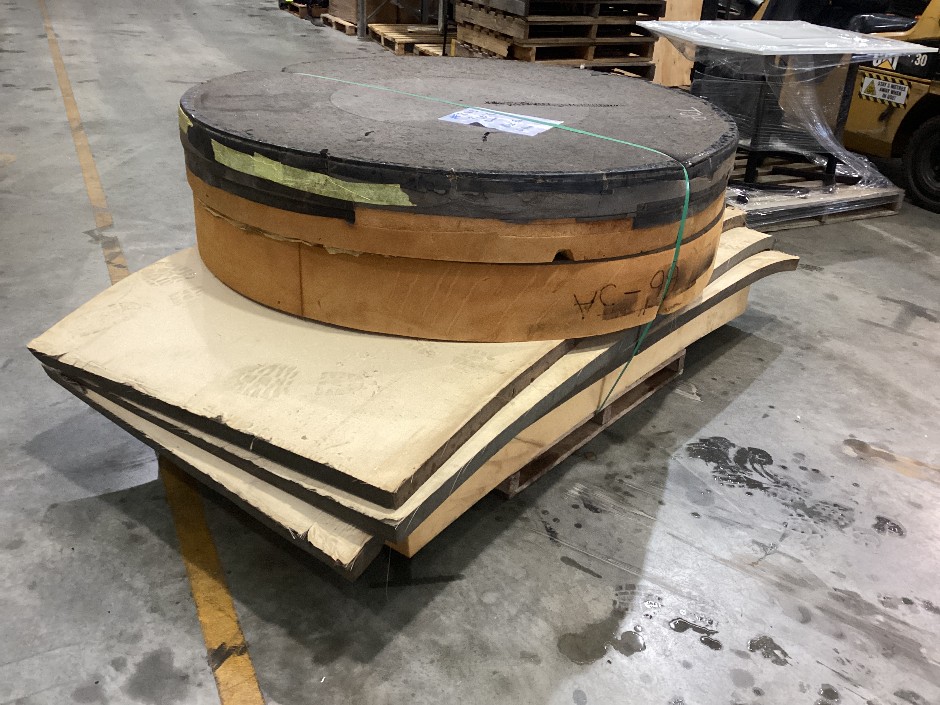<p>Pallet containing miscellaneous pieces of foam</p>