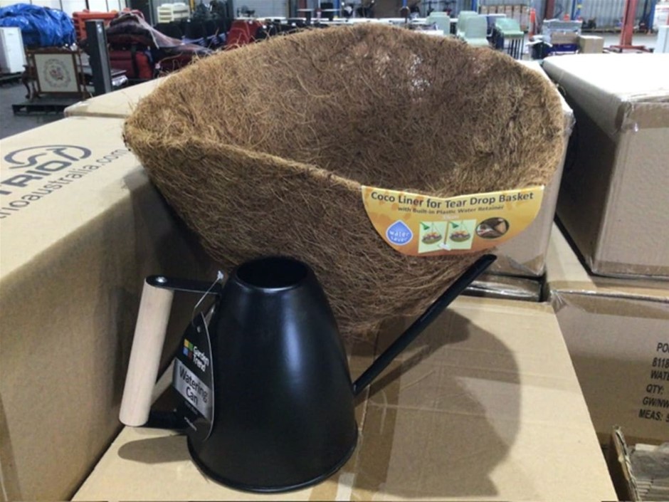 Qty of Garden Trend Small Watering Cans & Coco Basket Liners