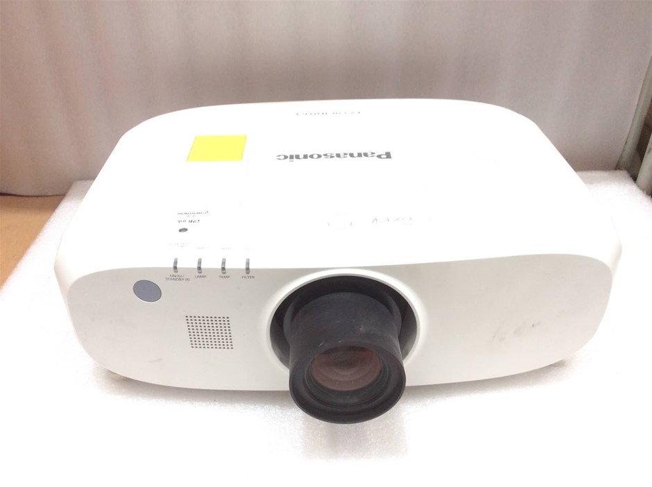 Panasonic PT-EZ770 LCD Projector