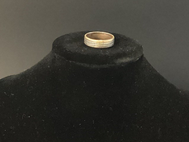 1 X Stamped 9ct White & Yellow Gold, Band Ring