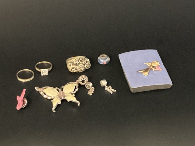 <p>Assorted Jewellery Items  </p>
