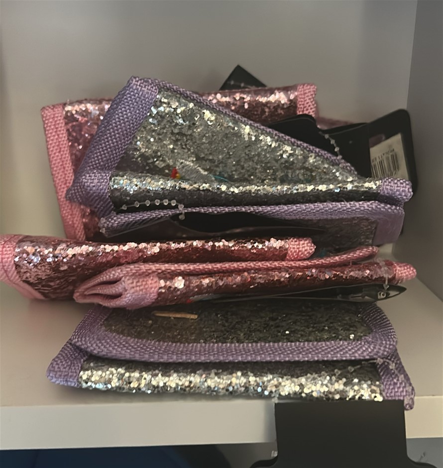 6x Wallets