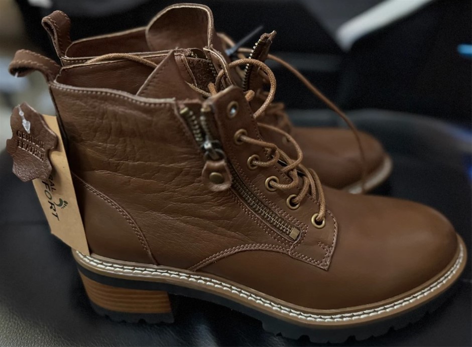 Natural Comfort Women's Vistara Boot, Whiskey, EU40. NB: no box, has been t