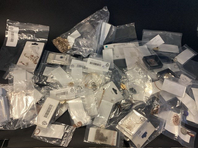 <p>Assorted Jewellery </p>
