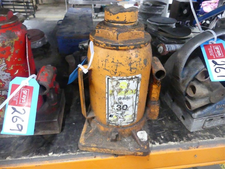 Strong Arm Hydraulic Jack (Bottle)