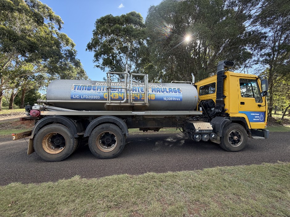 <p>1995 Volvo FL7    Water Truck</p>