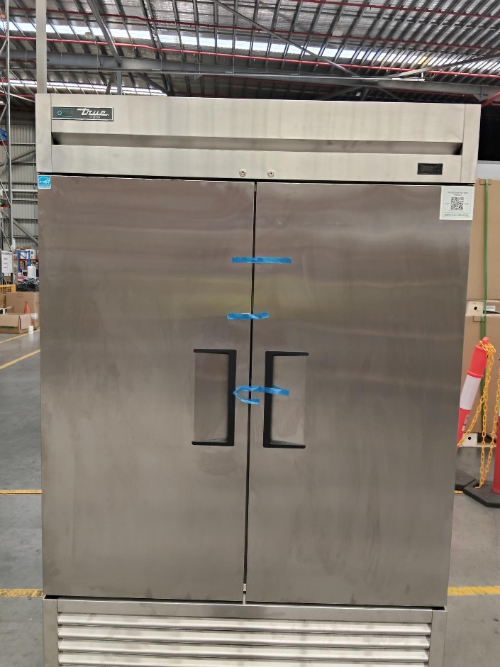 <p>True T-49F-HC 2 Door Freezer</p>