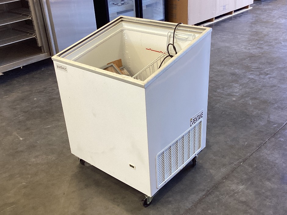 Bromic CF0200ATCG-NR Curved Chest Freezer