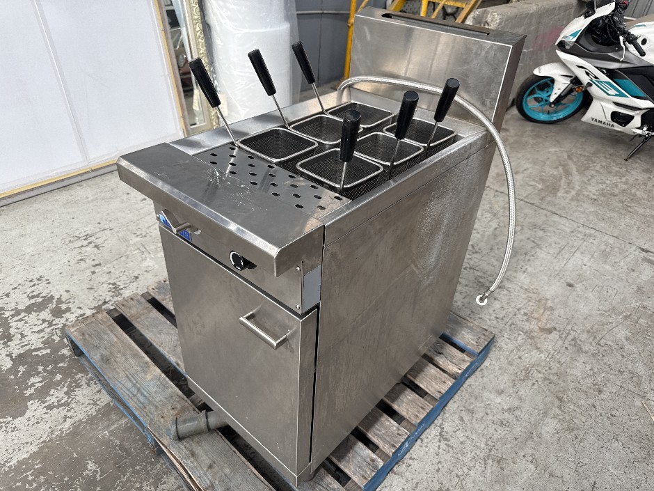 Luus Stainless Steel Freestanding Gas noodle cooker