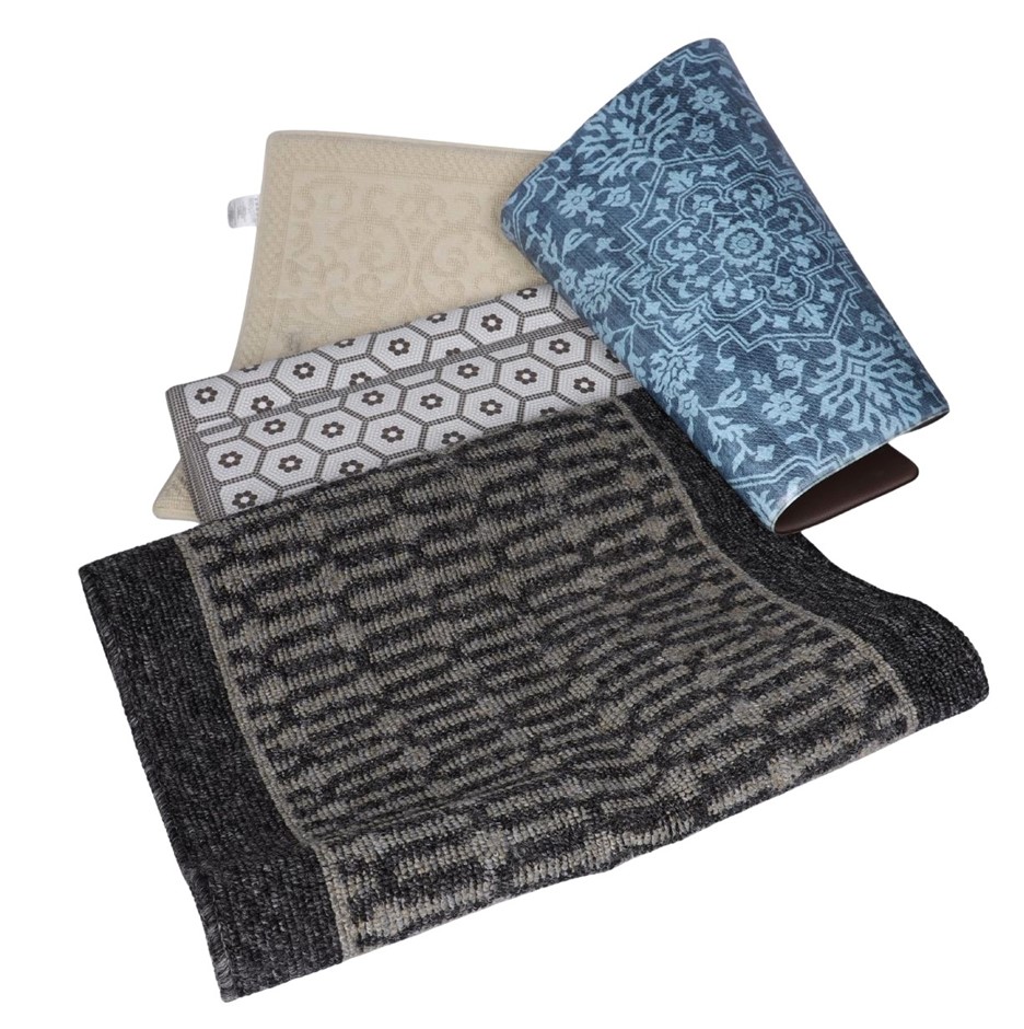 4 x Assorted Floor Mats & Rugs.
