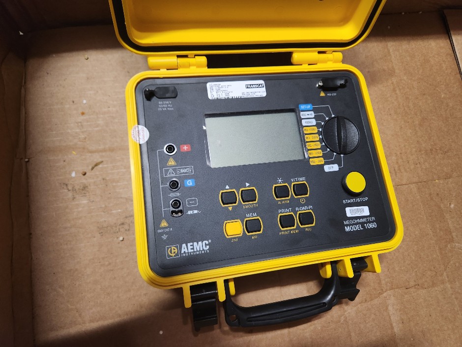 <p>AEMC 1060 Megohmmeter Tester</p>
