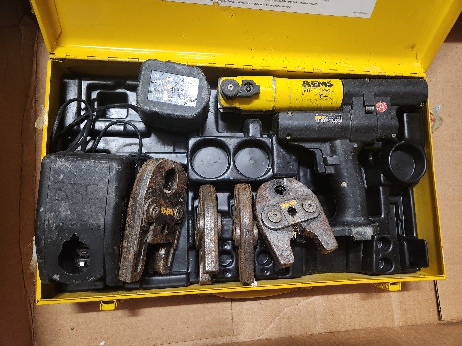 REMS Accu Press Mini Plumbing Press Crimp Tool