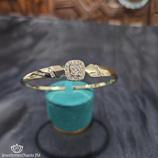 18K/Italy Gold Filled Bangle -(stamped 18K/Italy)-Bonus Gift