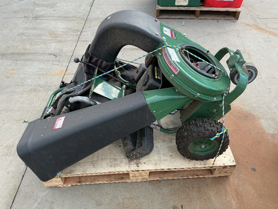 <p>Cleaning Machine</p>
