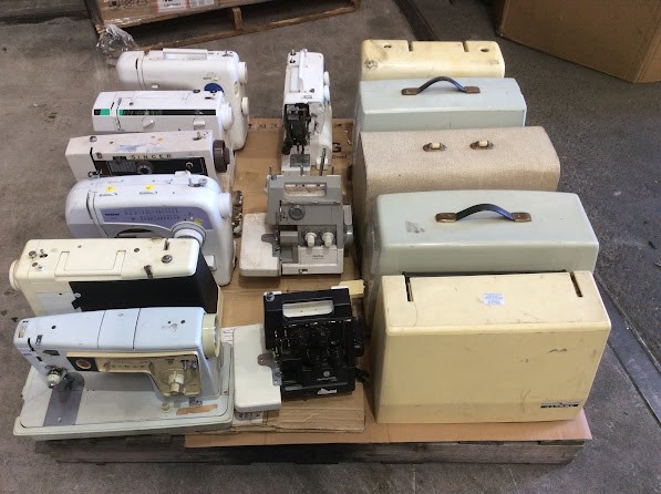 Singer/Janome Mixed Brand and Model Sewing Machine