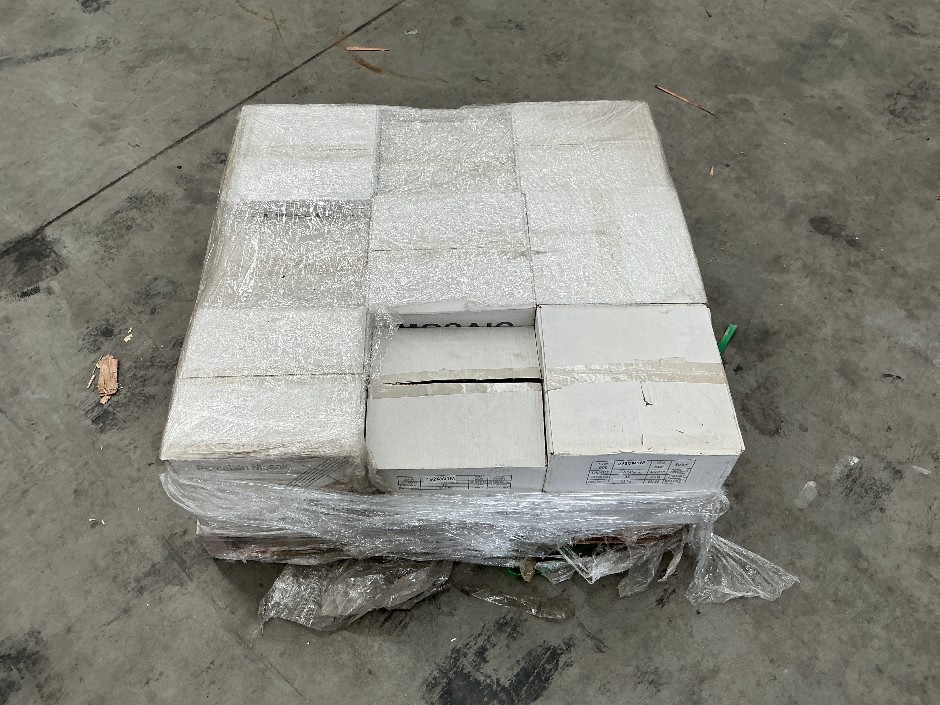 <p>1 x Pallet Mixed White & Green Stripe Tiles</p>